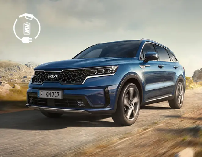 Kia Sorento PHEV auf Landstra&szlig;e 