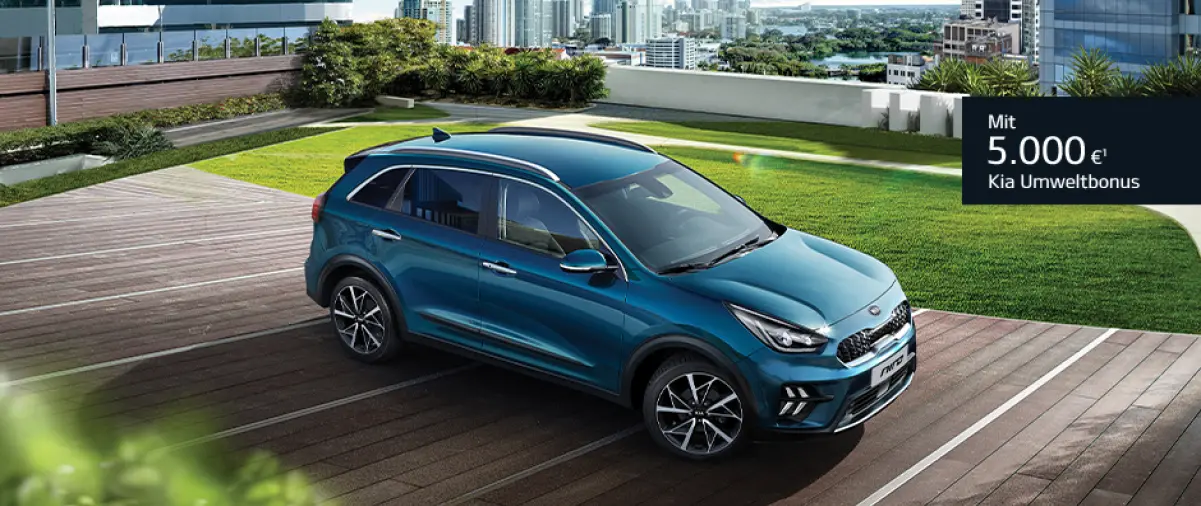 Kia Niro in Blau mit Schild 5000,00 &euro; Umweltbonus