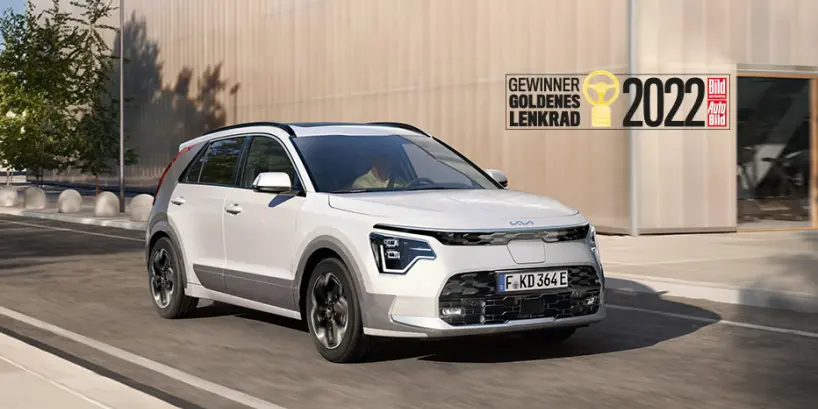 Bild Kia Niro Hybrid mit Logo 