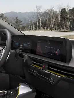 Kia EV6 gew&ouml;lbtes Panoramadisplay